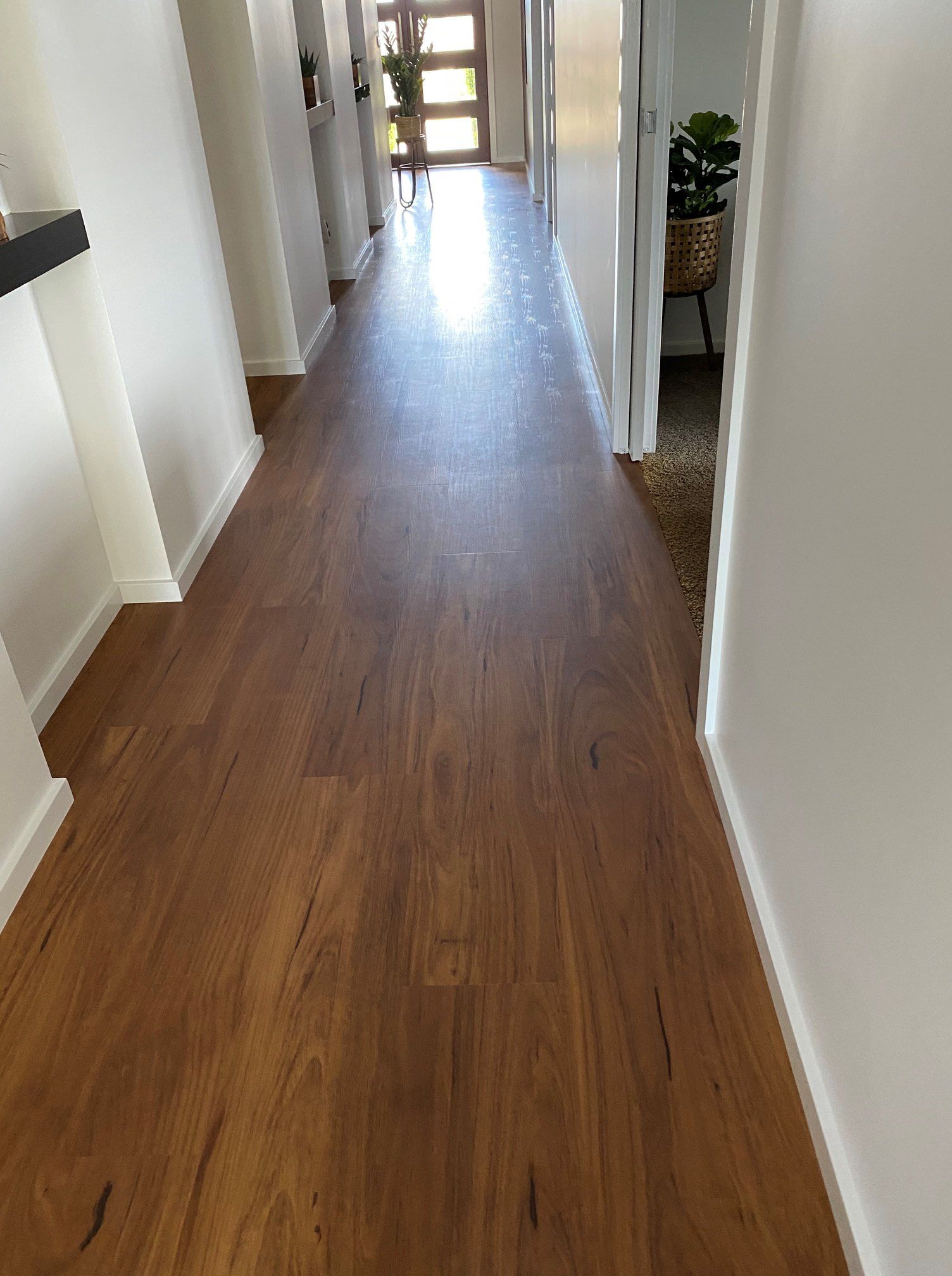 Empty Hallway In House With Modern Vinyl Floor — Geoff Thompson's Independent Flooring Centre In Port Macquarie, NSW