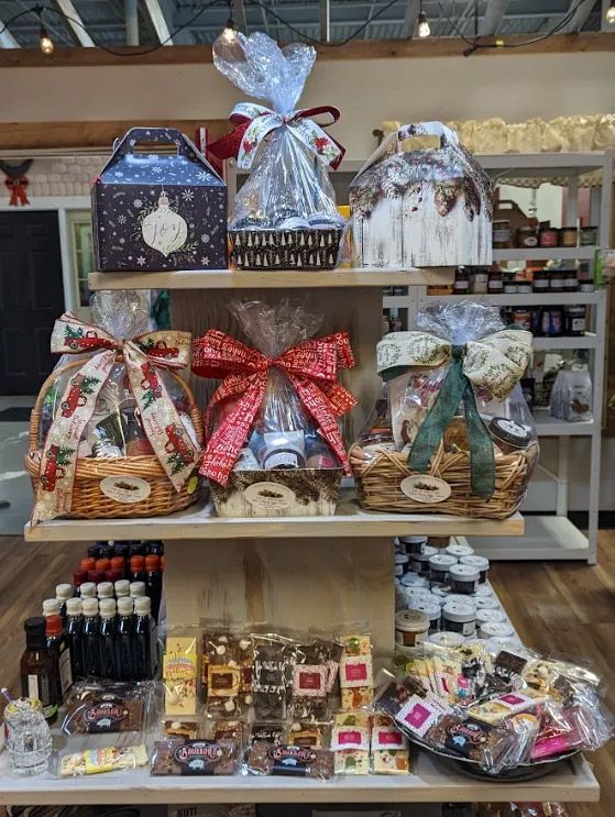 Gift Baskets — Racine, WI — Annies Country Pantry