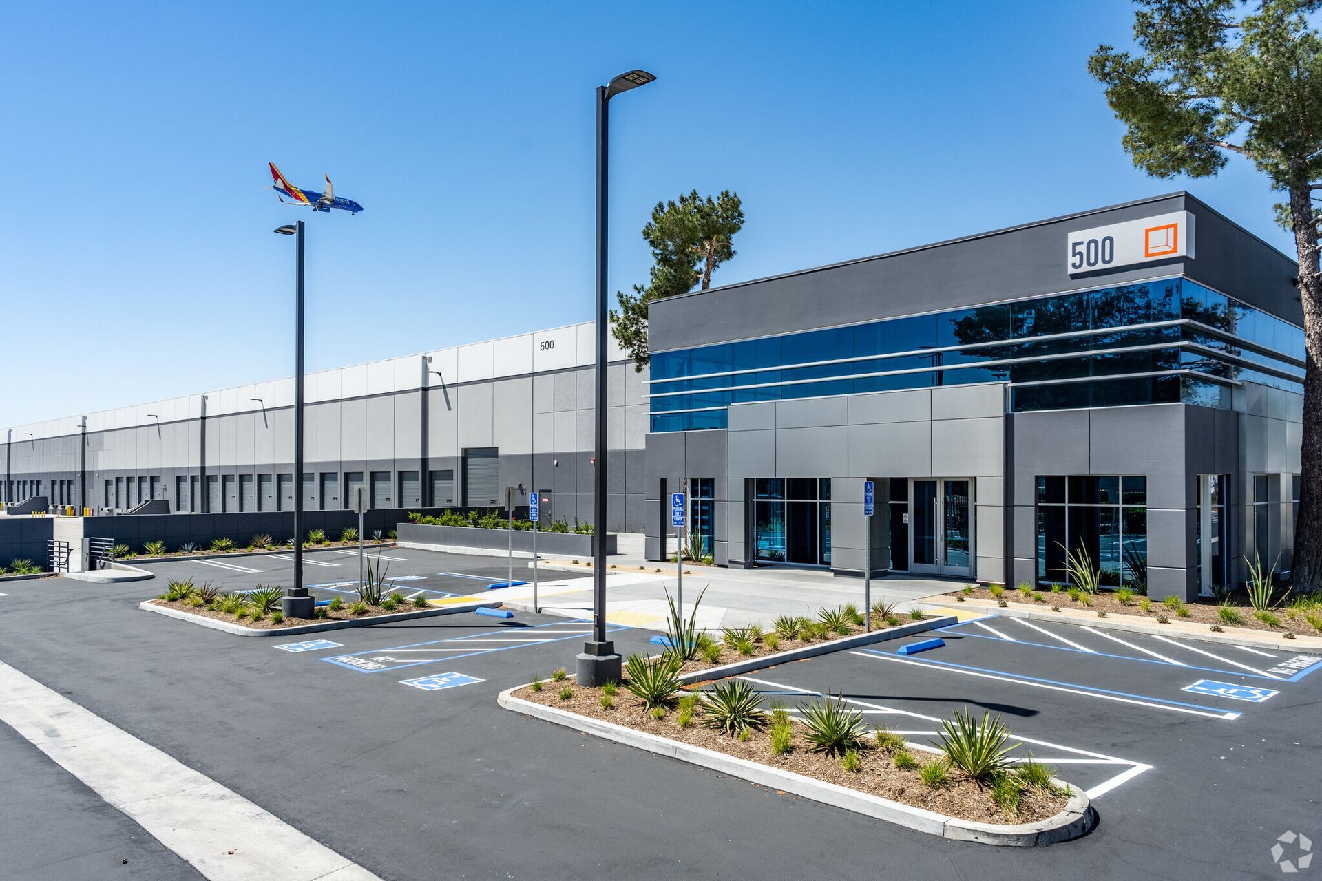 Photo showing a commercial warehouse space