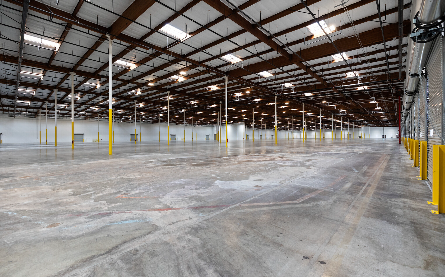 Photo showing the interior of a warehouse
