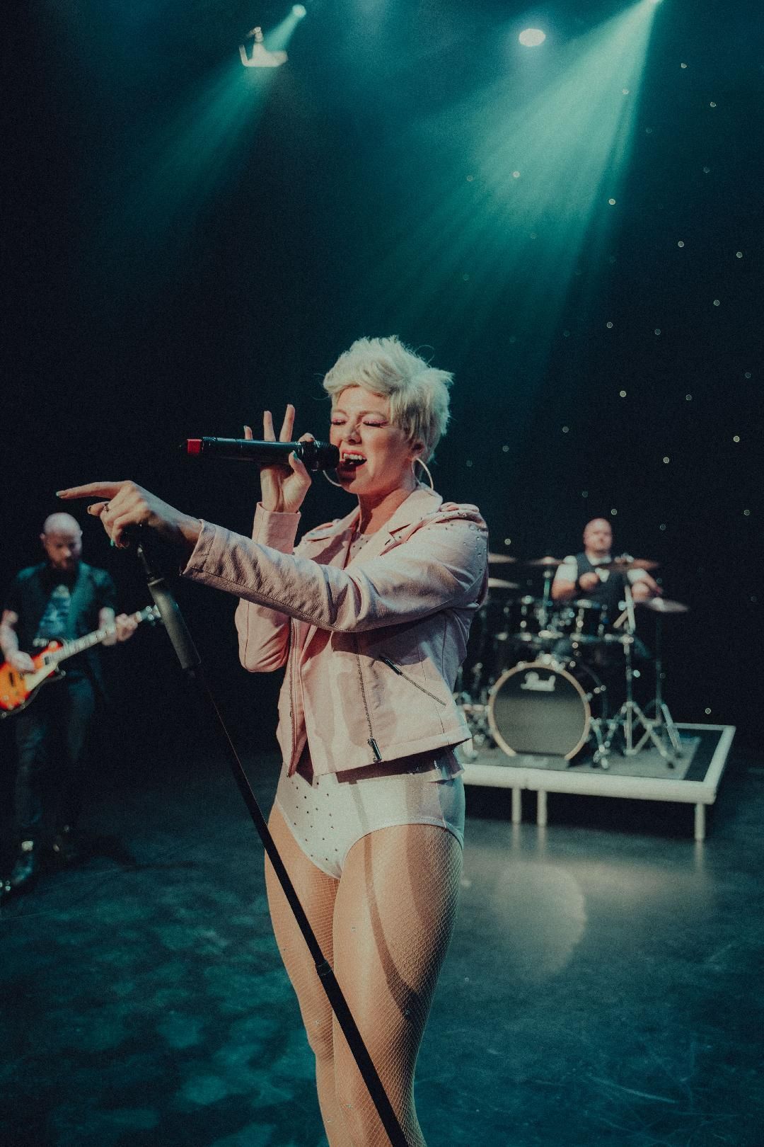 Pink Tribute Act Aston Management