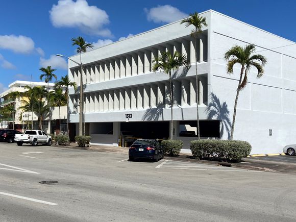 Commercial Building — Coral Gables, FL — Guillermo Pesant Law Office