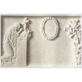 lapide con bassorilievo