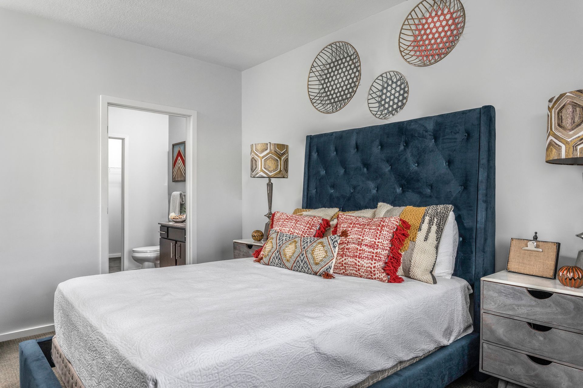 The Pines - bedroom with bathroom suite