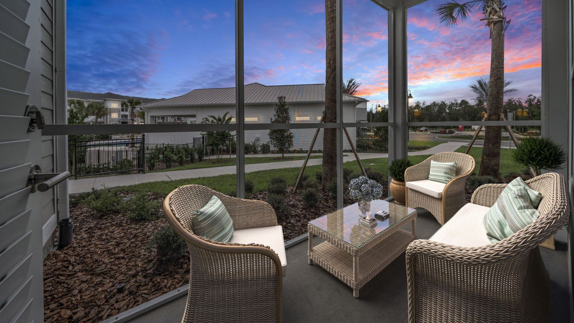 Outdoor Patio with Sunset View | Reunion at 400