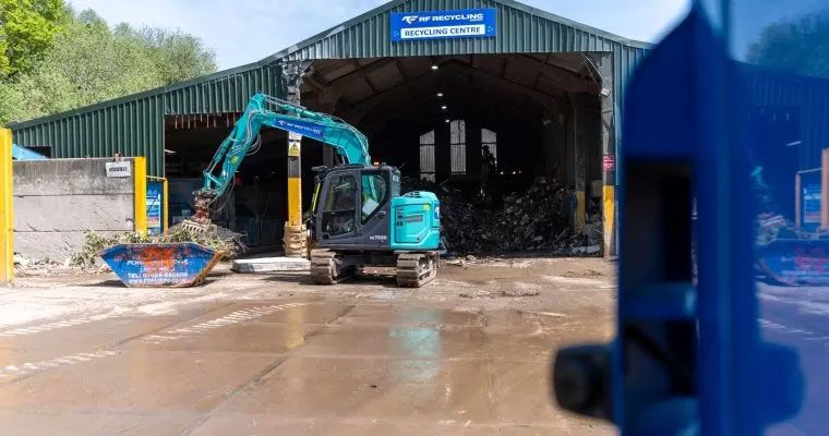 Telehandler digger at the rf recycling centre in fordingbridge