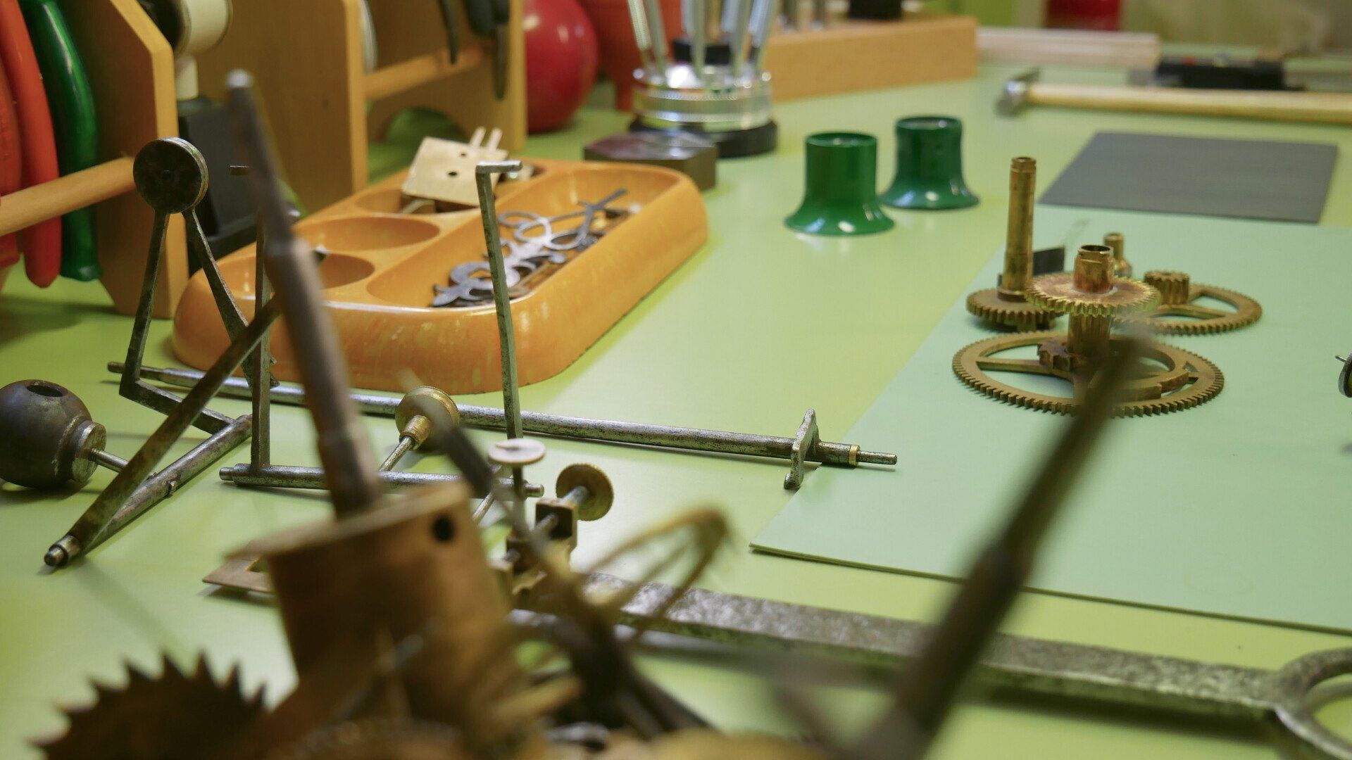 Großuhrentisch Uhrmacherwerkstatt Landshut