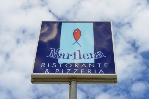 Insegna del ristorante
