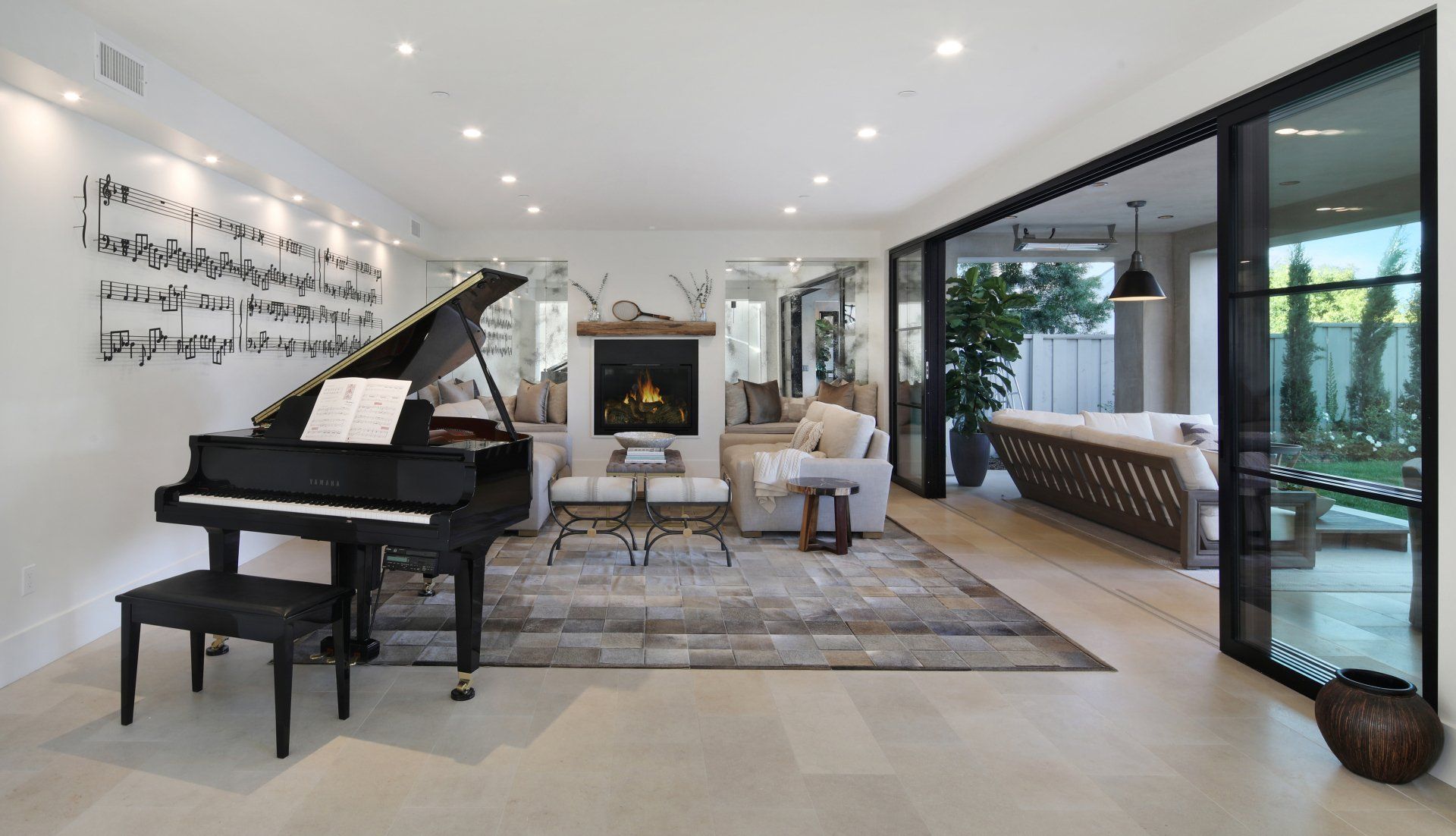 living room  in  Contemporary House in Newport Beach, CA designed by Studio 6 Architects
