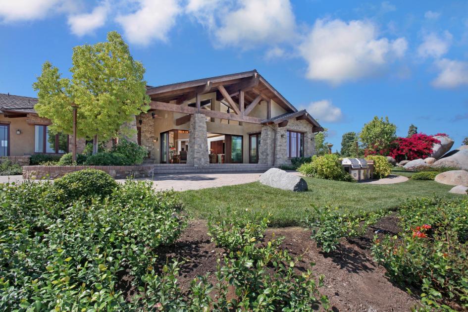 Exterior of  a San Diego home designed by Studio 6 Architects