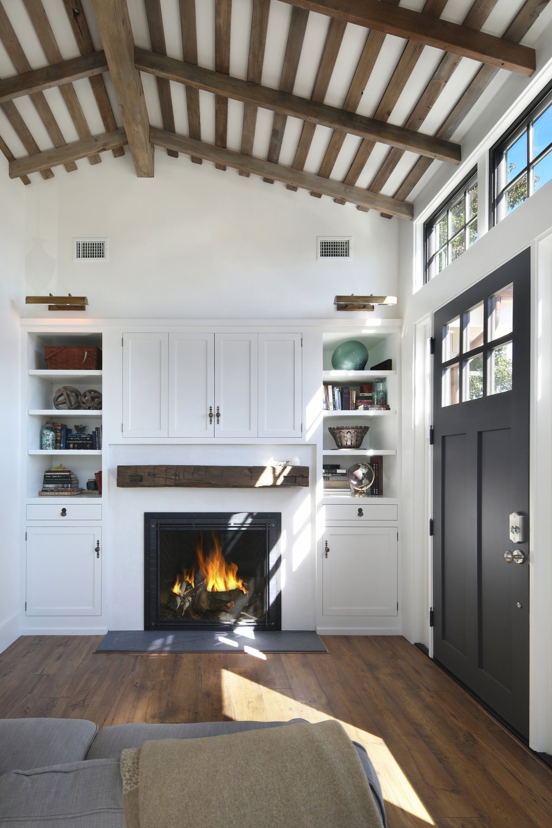 entryway in craftsman house in Dana Point designed by Studio 6 Architects
