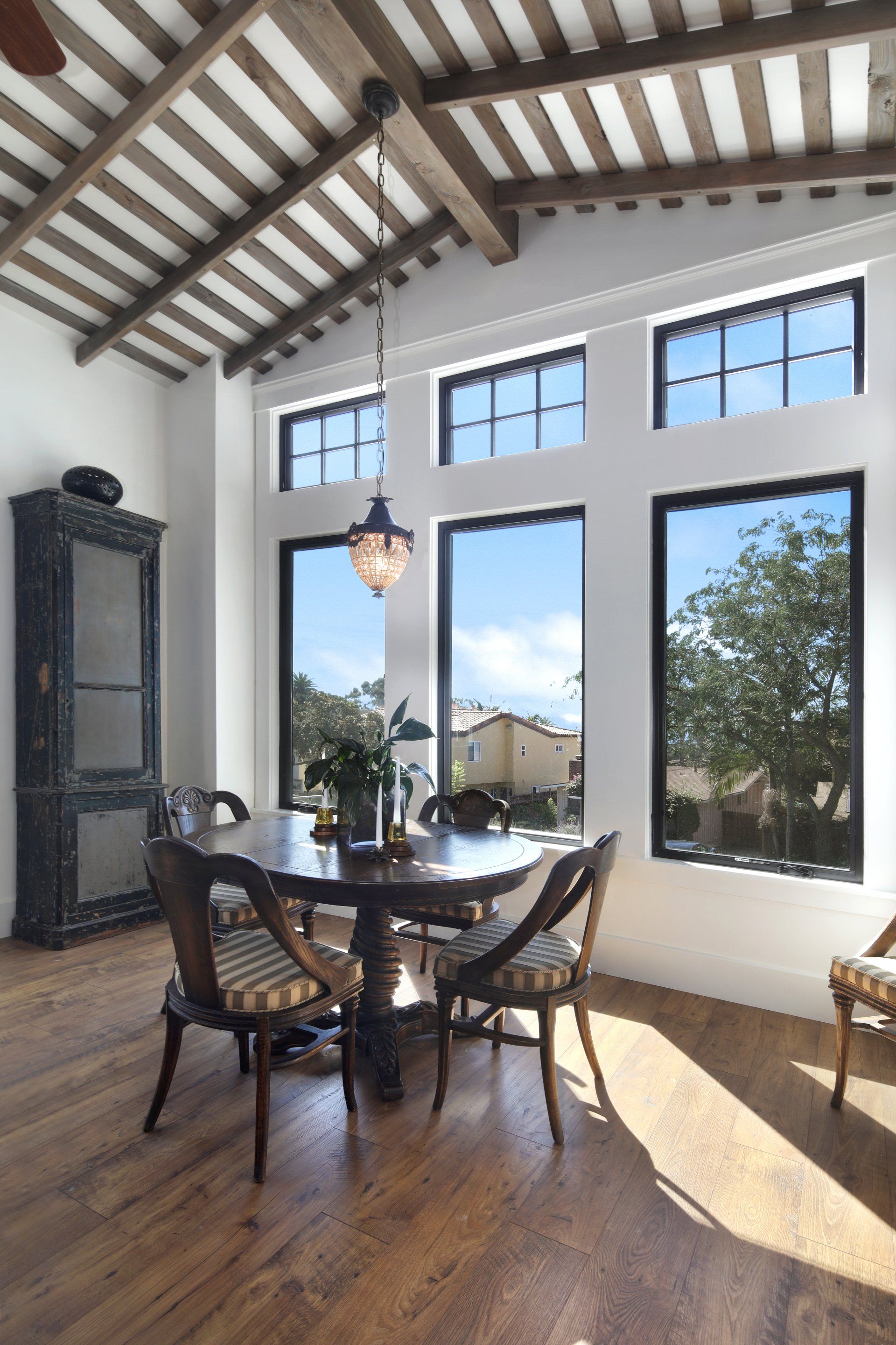 dining room in craftsman house in Dana Point designed by Studio 6 Architects