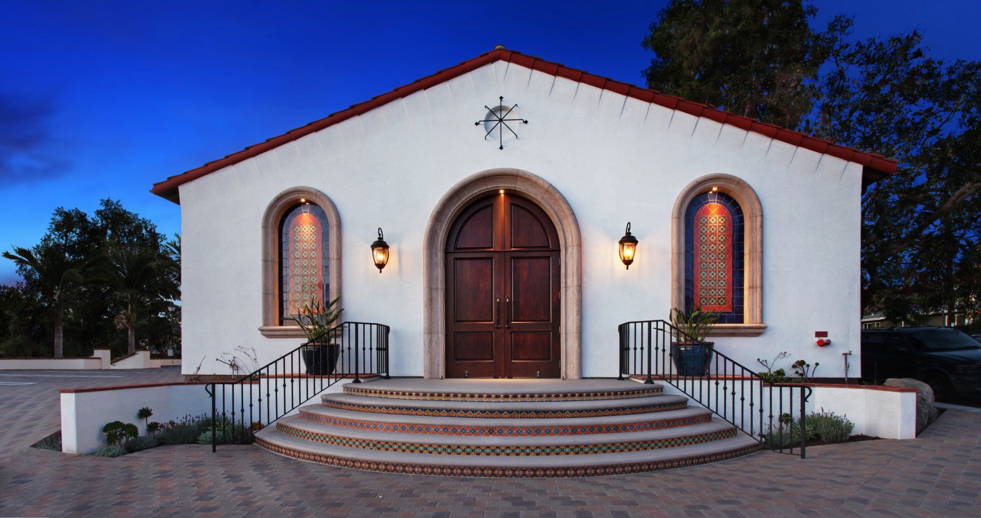Spanish Colonial Revival Church in San Clemente design by Studio 6 Architects