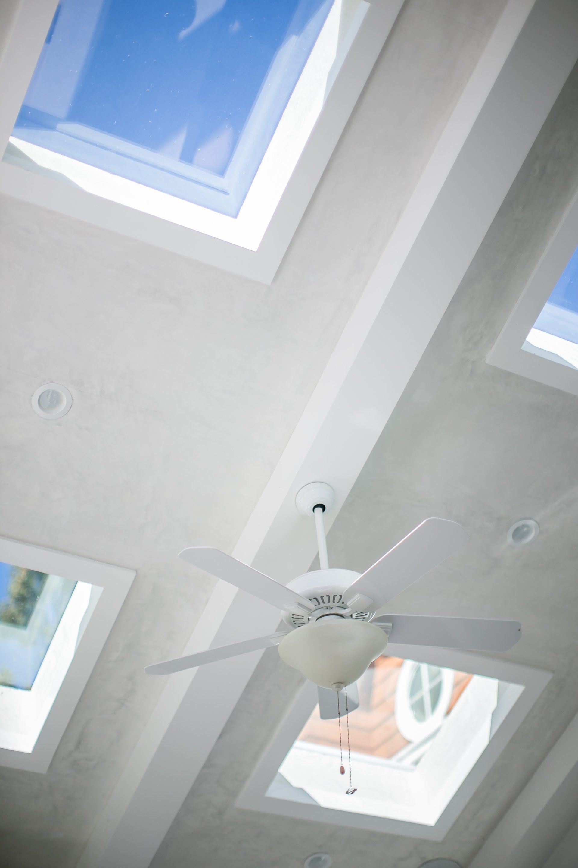 Interior of a cape cod style home  in Newport Beach designed by Studio 6 Architects