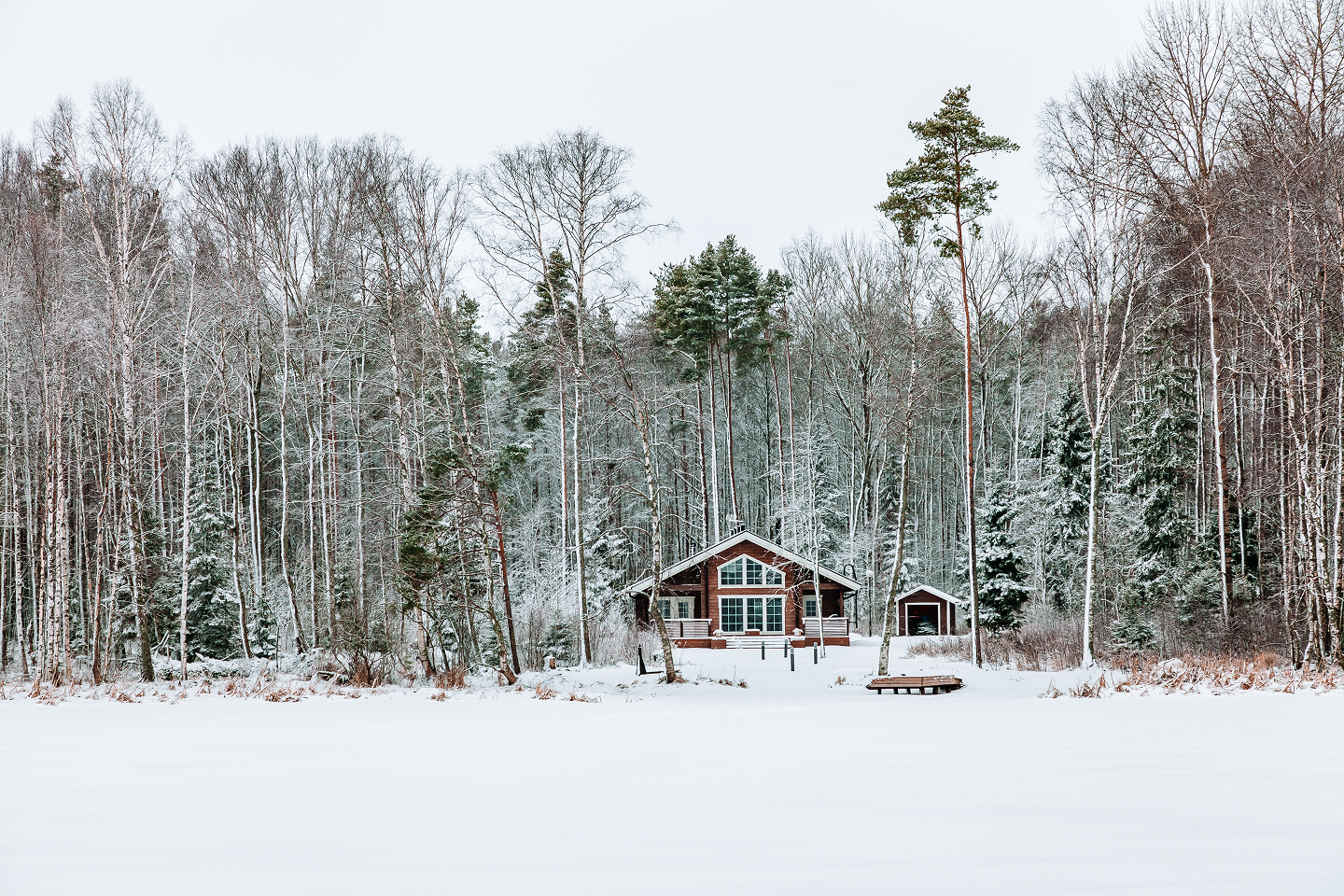 Snowy Escapes: How to Find Your Dream Haliburton Waterfront Cottage This Winter