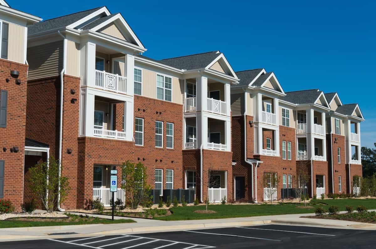 Apartment complex that requires exterior pest control service