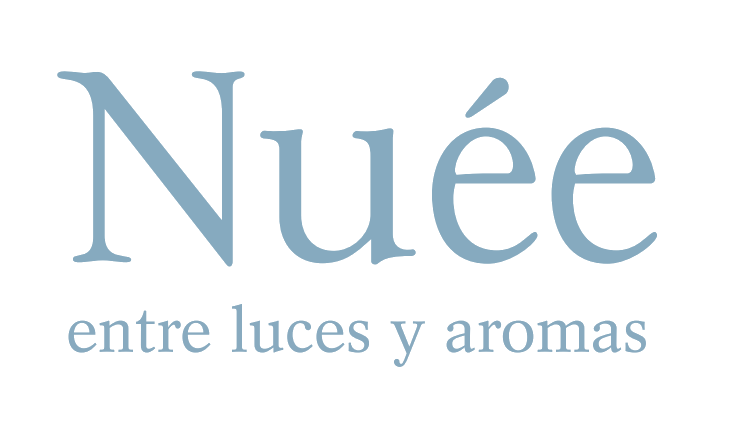 A logo for a company called Nuée entre luces y aromas