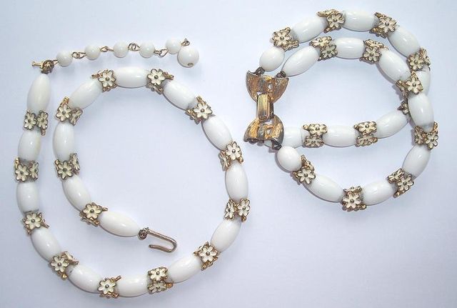 trifari white bead necklace