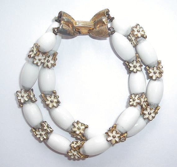 trifari white bead necklace