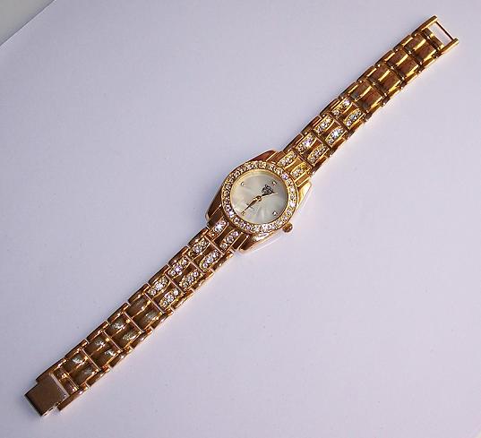 elizabeth taylor white diamonds watch value