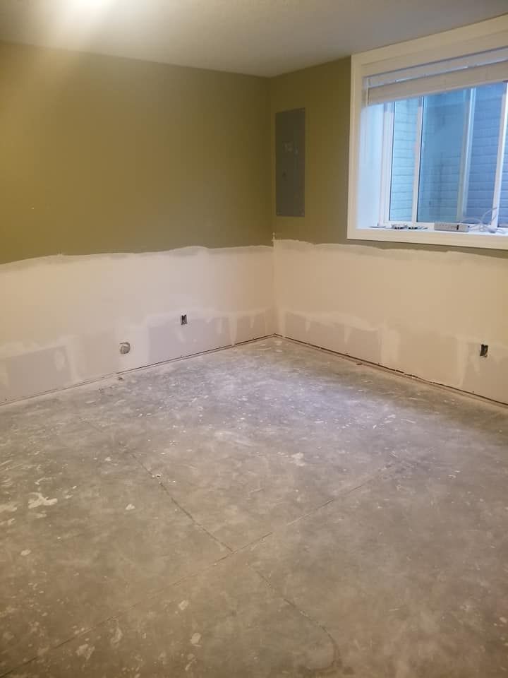 drywall repair to flood damaged walls
