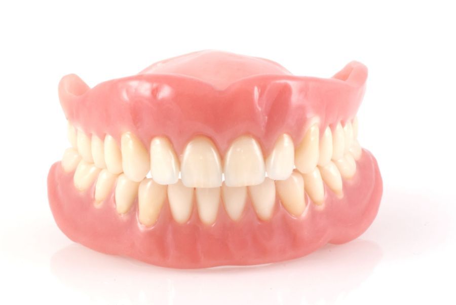 dentiera o protesi rimovibile