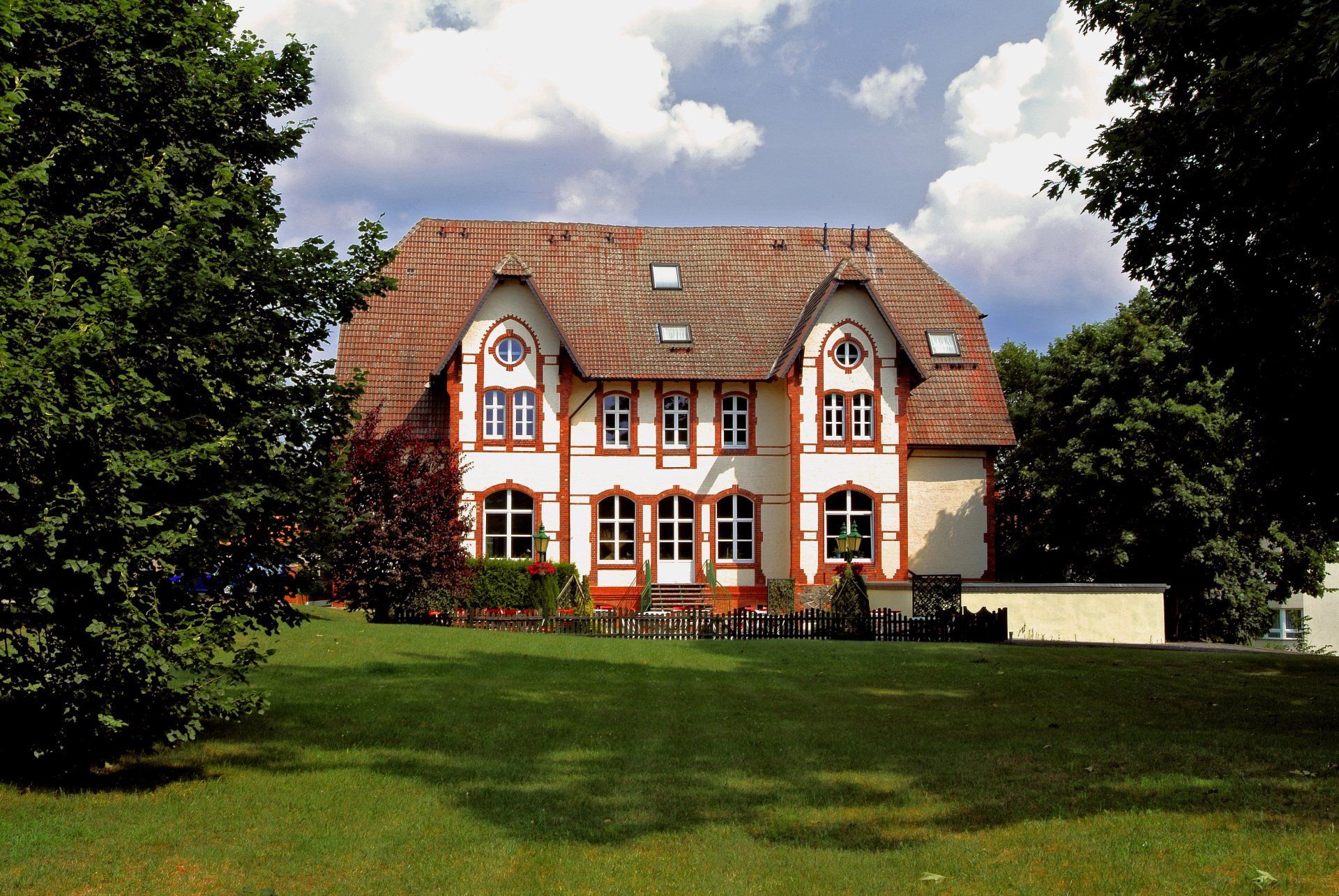 (c) Villa-knobelsdorff.de