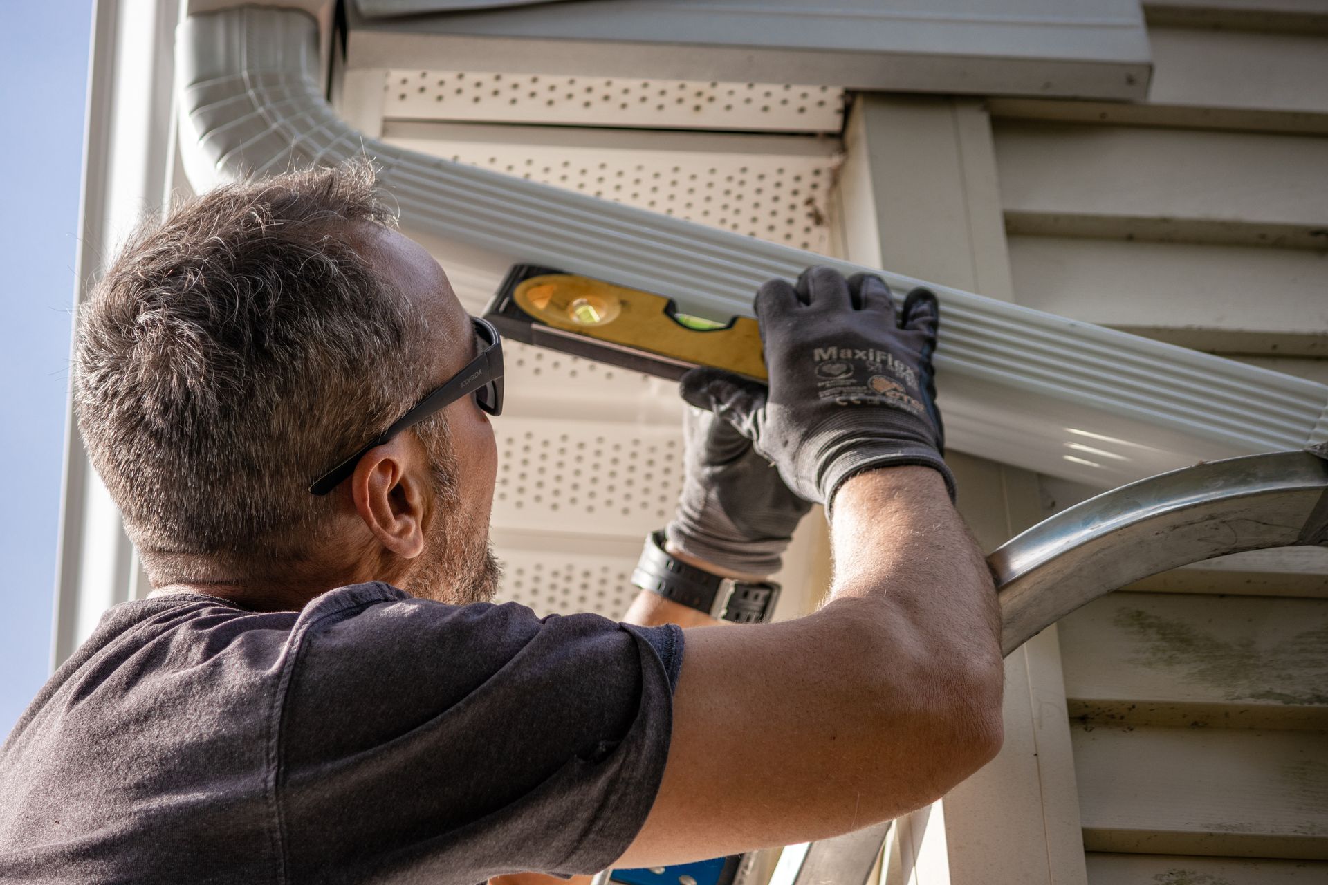 Gutter installation process
