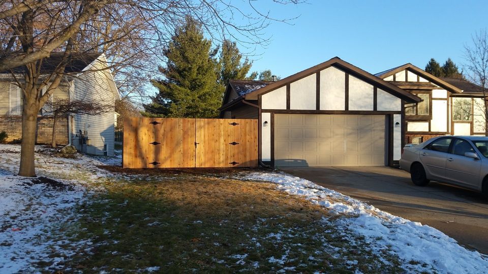 Cedar Flat Top Fence — Grand Rapids, MI — MetroFence