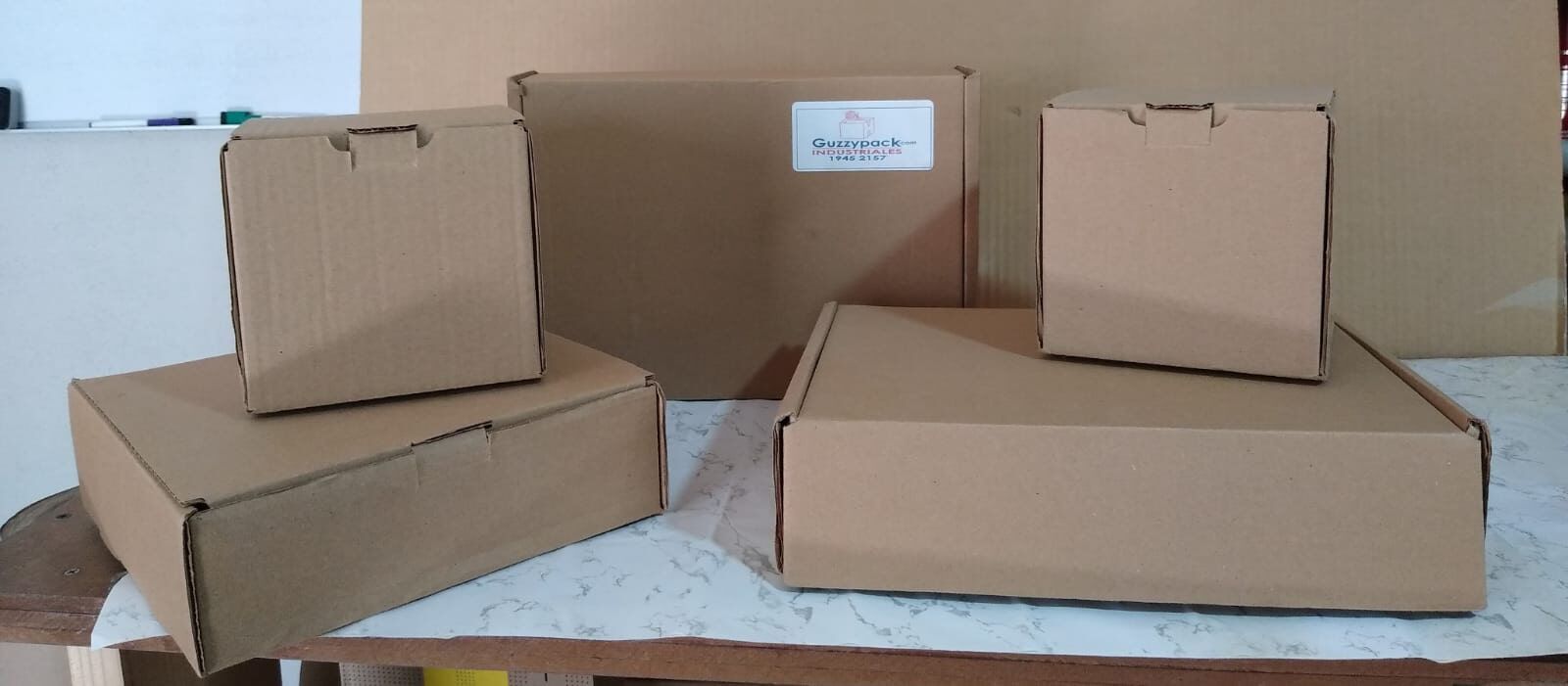 varias cajas