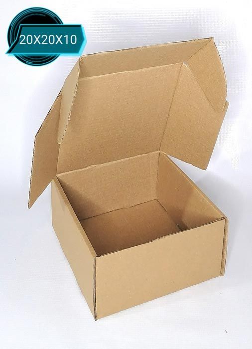 Una caja de cartón marrón con la tapa abierta