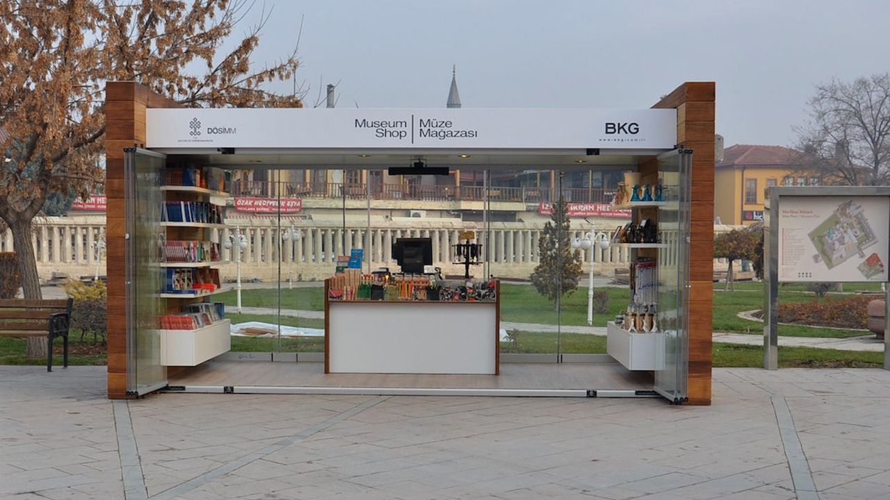 ismail Hamdi Gurler -Mobile Museum Store Solutions