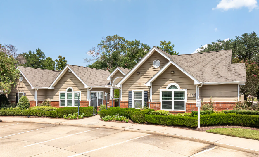 Interior photo of a modern bedroom