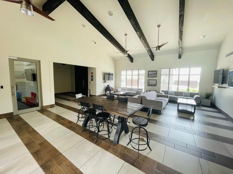 Departamento 85m Condominio en Venta Calzada Life Zona Dorada Calzada