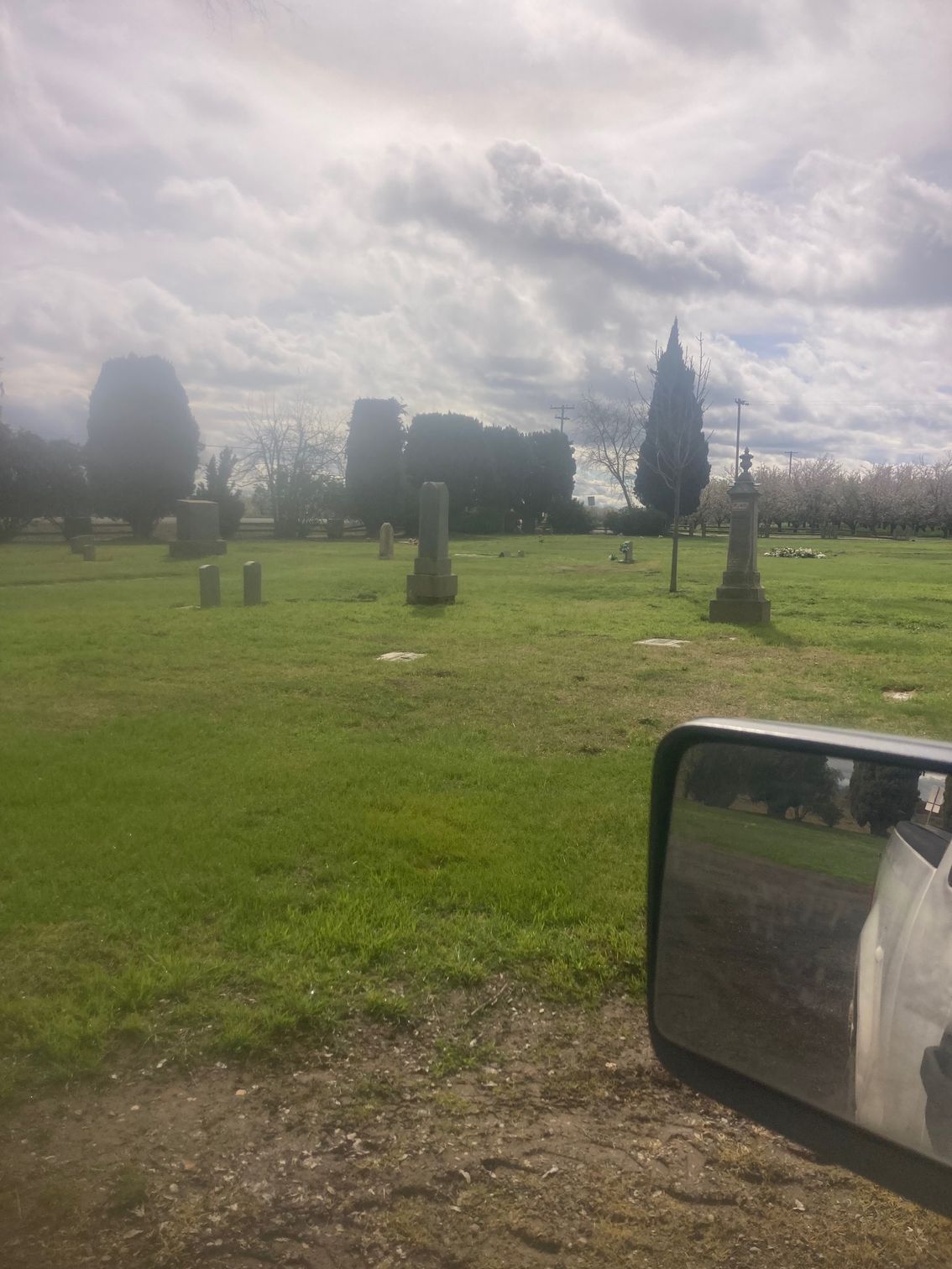 Farmington Memorial Park Cemetery grounds CA