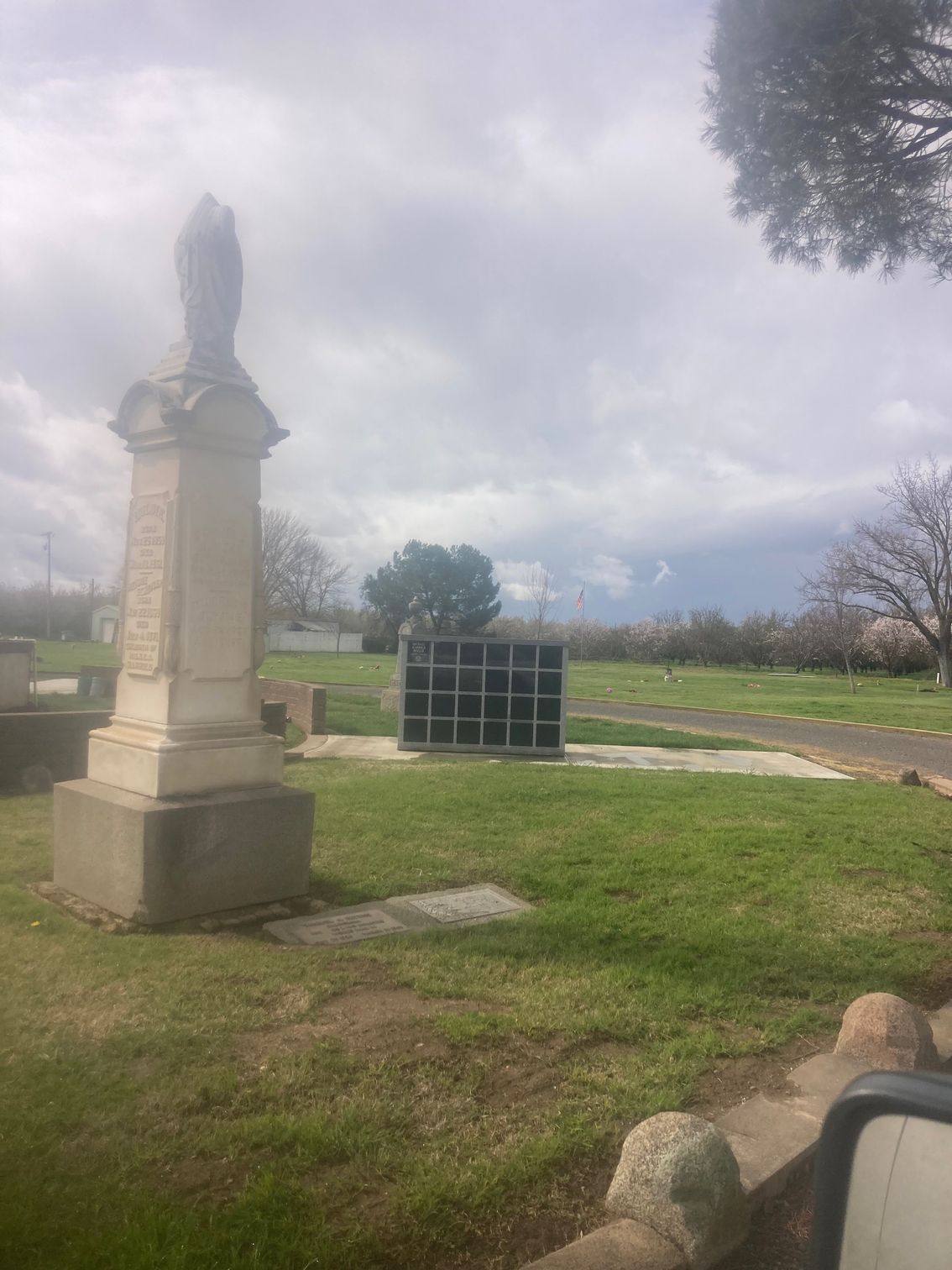Farmington Memorial Park Cemetery grounds CA