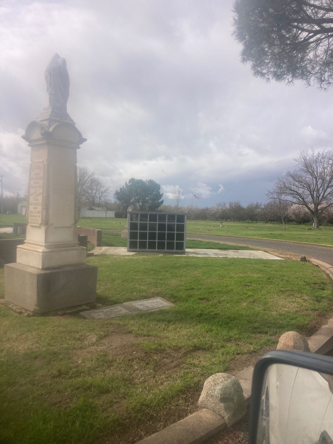 Farmington Memorial Park Cemetery grounds CA