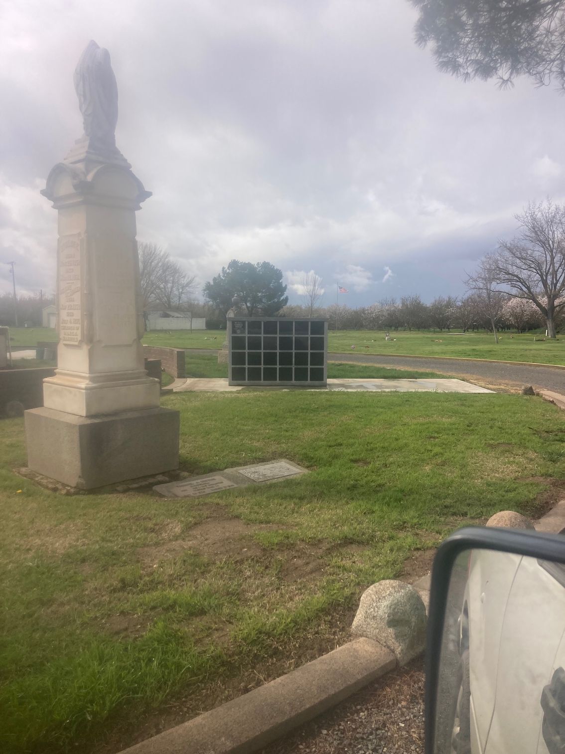 Farmington Memorial Park Cemetery grounds CA