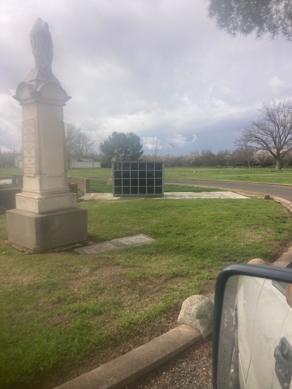 Farmington Memorial Park Cemetery grounds CA
