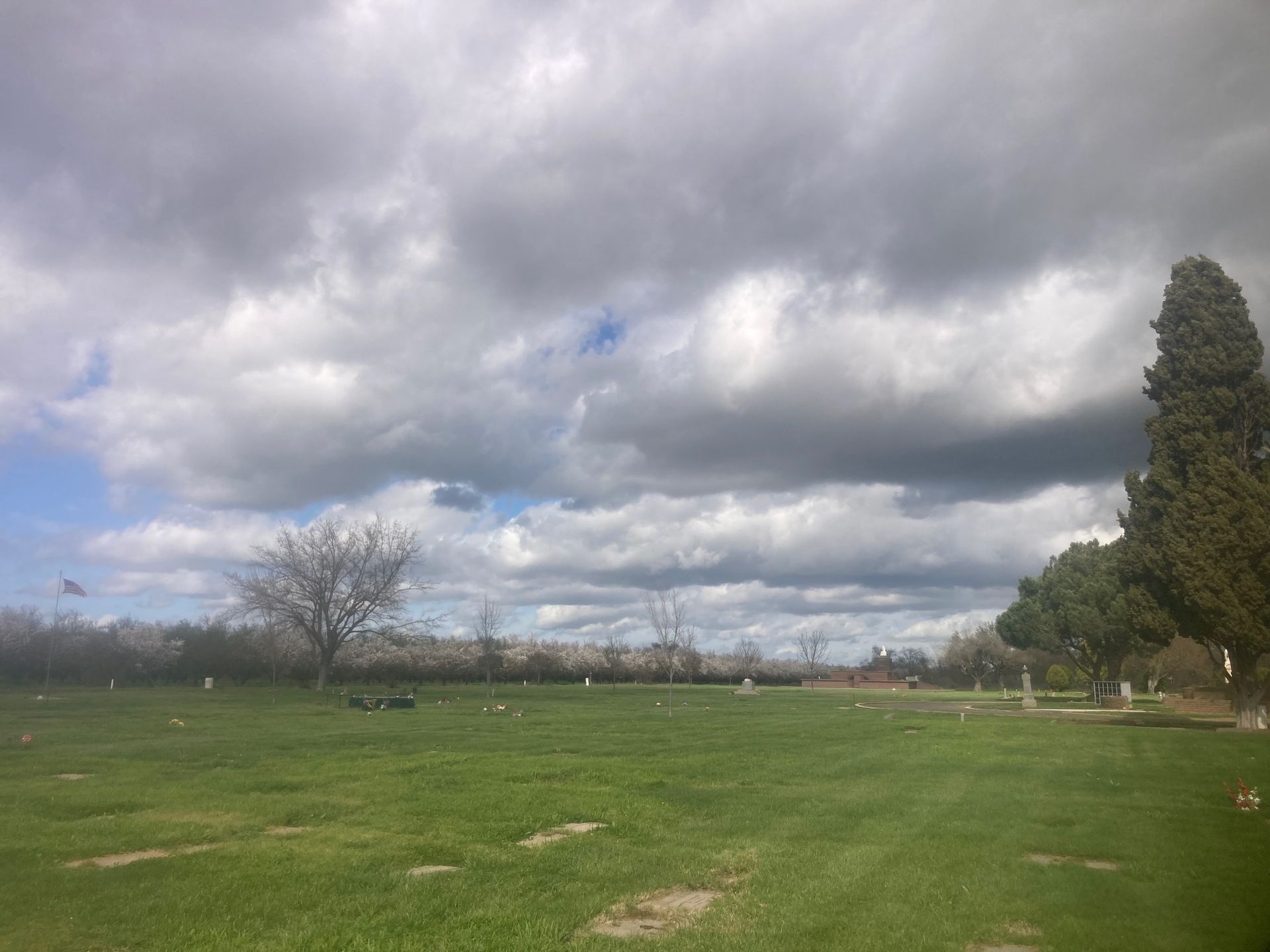 Farmington Memorial Park Cemetery grounds CA