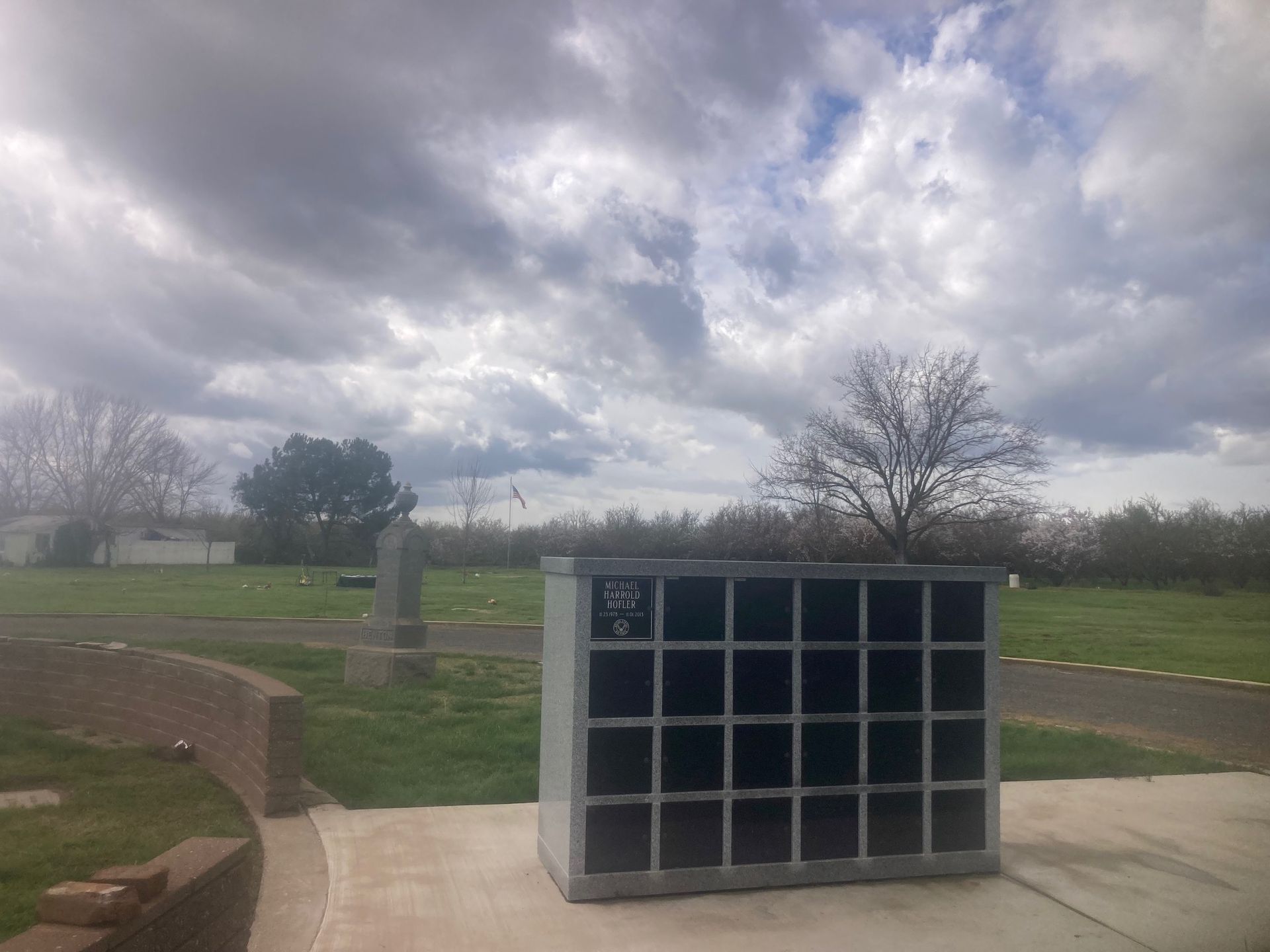 Farmington Memorial Park Cemetery grounds CA