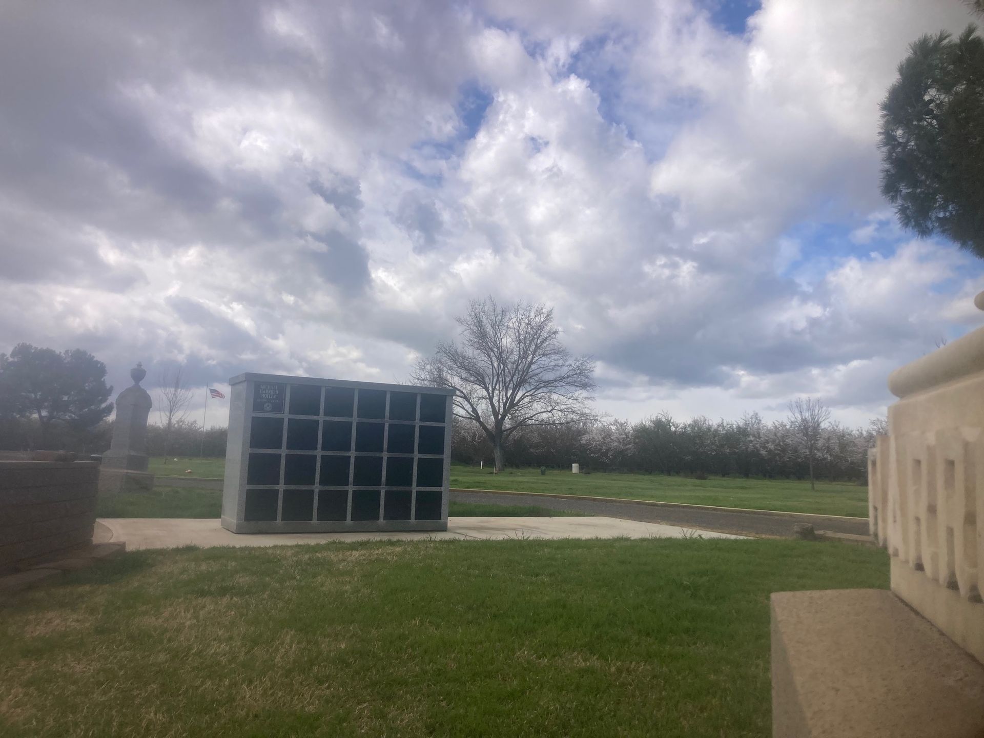 Farmington Memorial Park Cemetery grounds