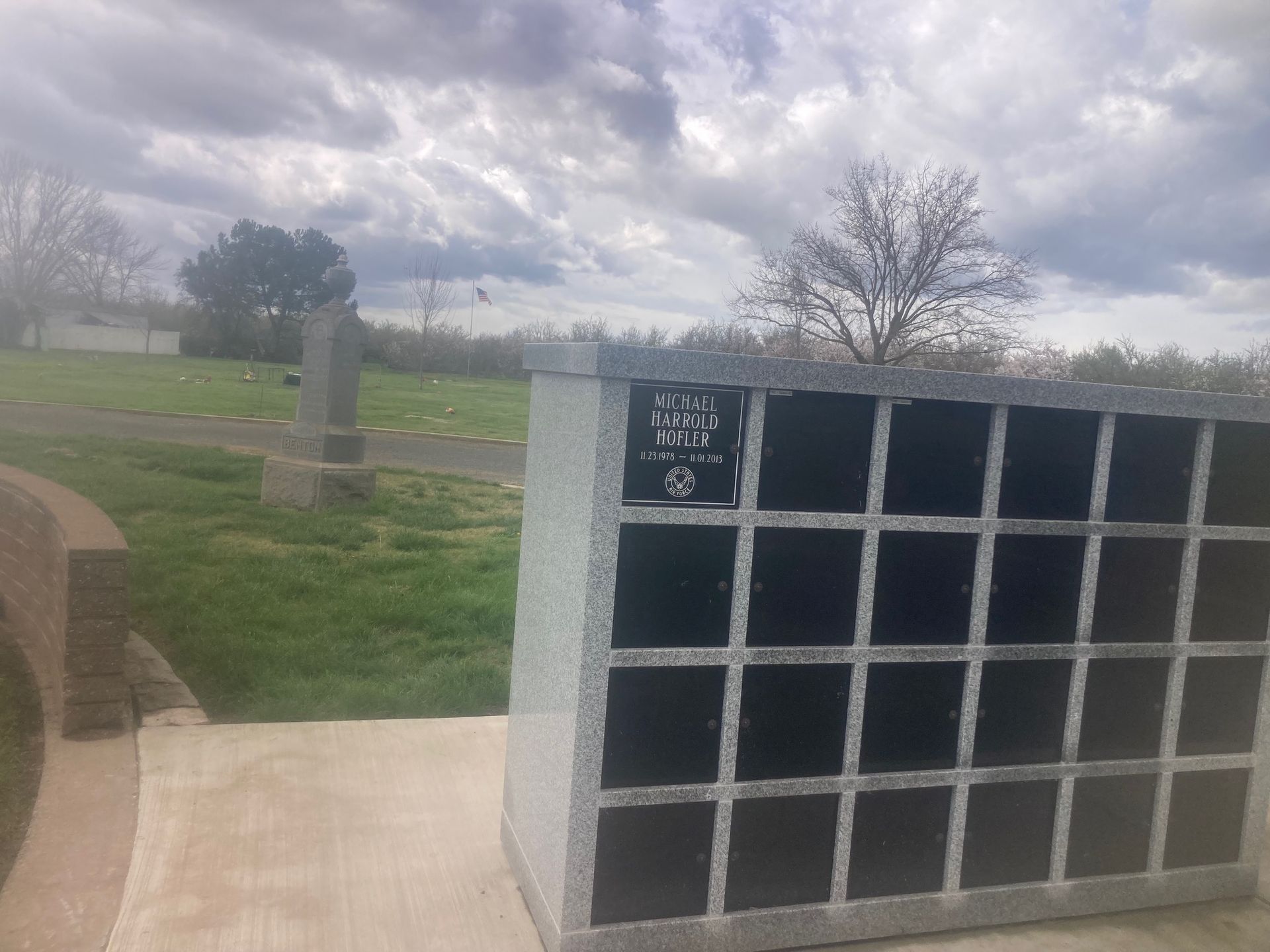 Farmington Memorial Park Cemetery grounds