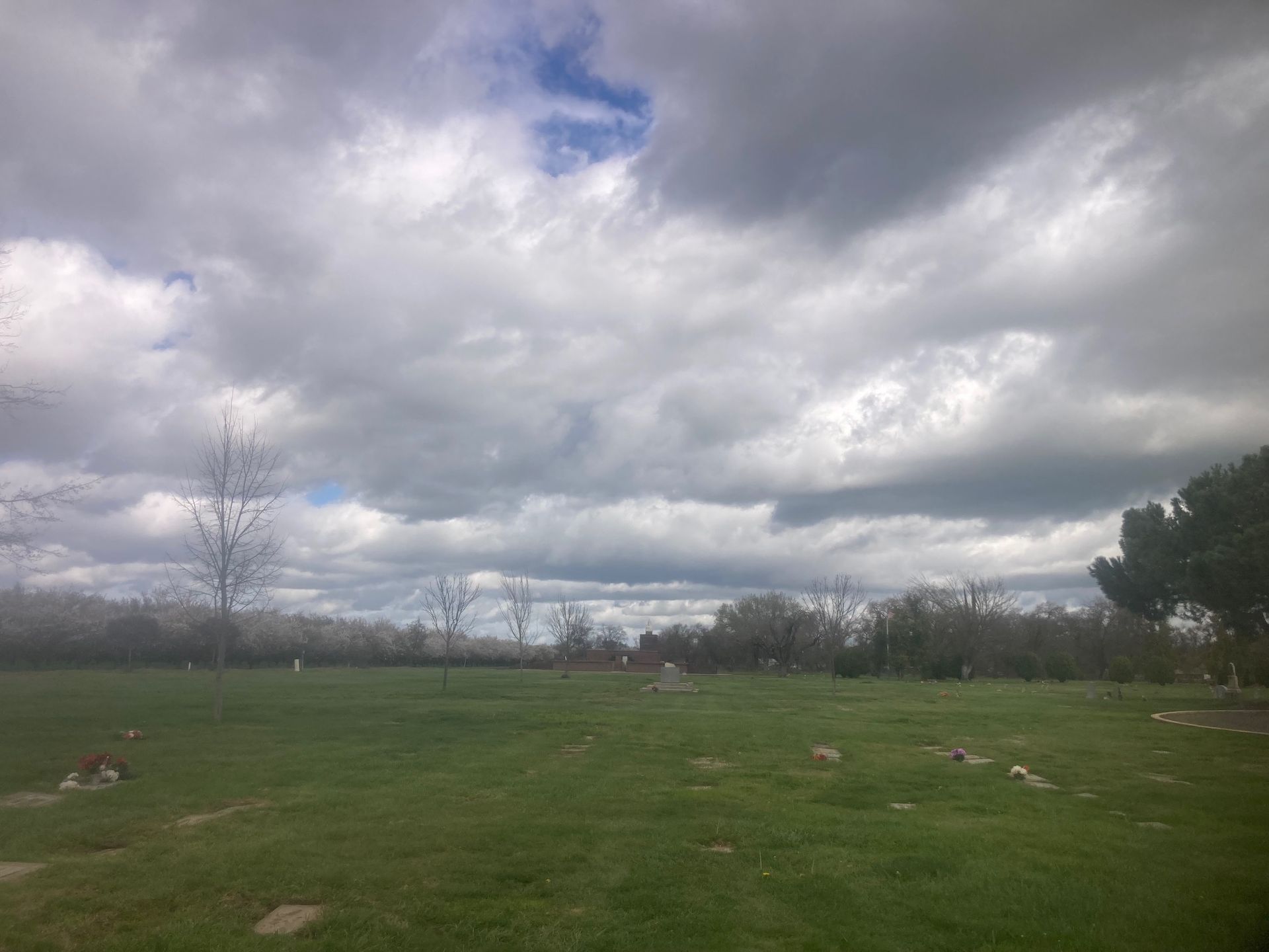 Farmington Memorial Park Cemetery grounds