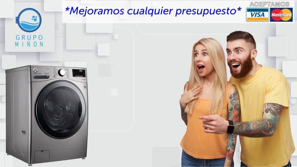 Un hombre y una mujer están de pie junto a una lavadora.