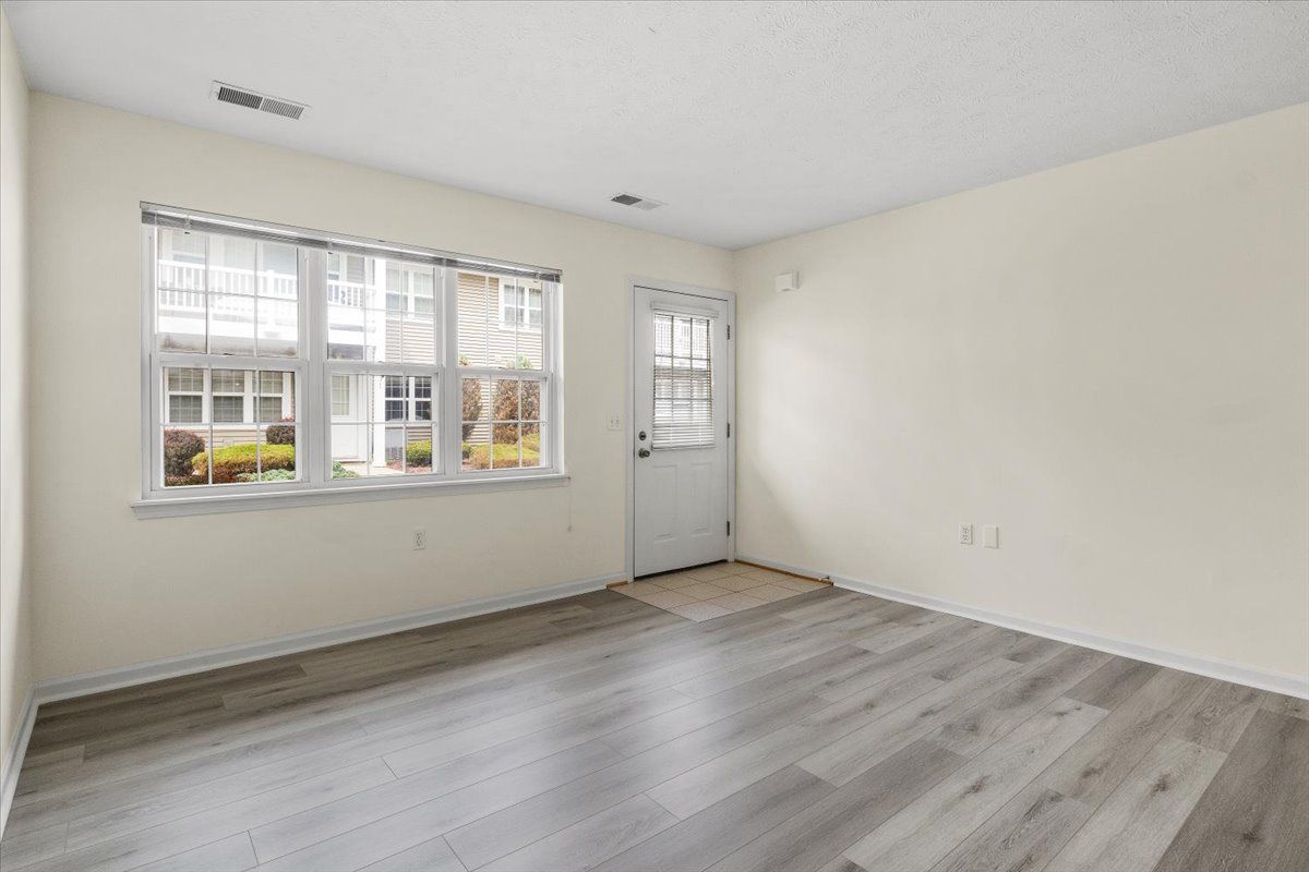 1 bed 1 bath apartment photo gallery