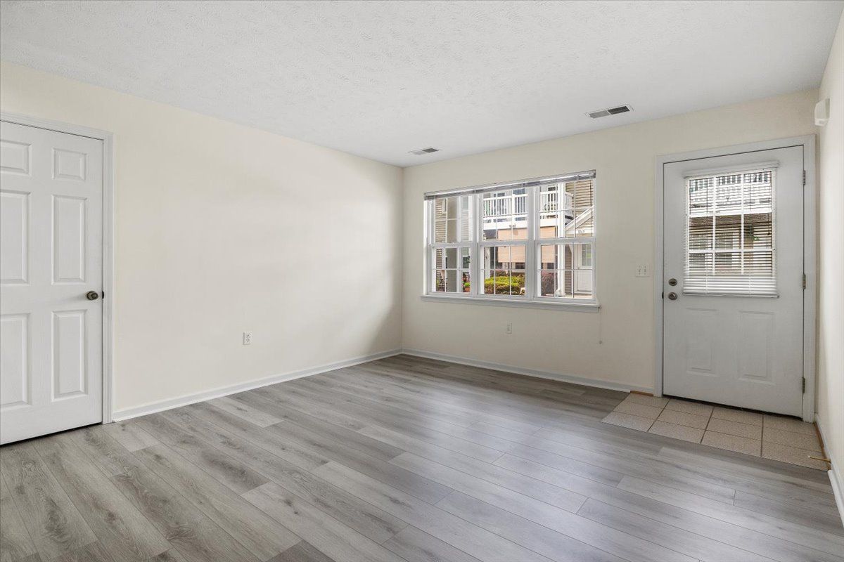 1 bed 1 bath apartment photo gallery