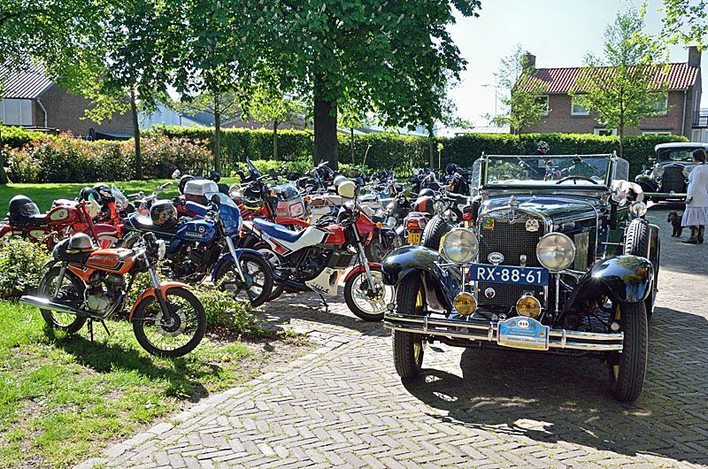 Autozegening bij de Mariakapel in Elshout