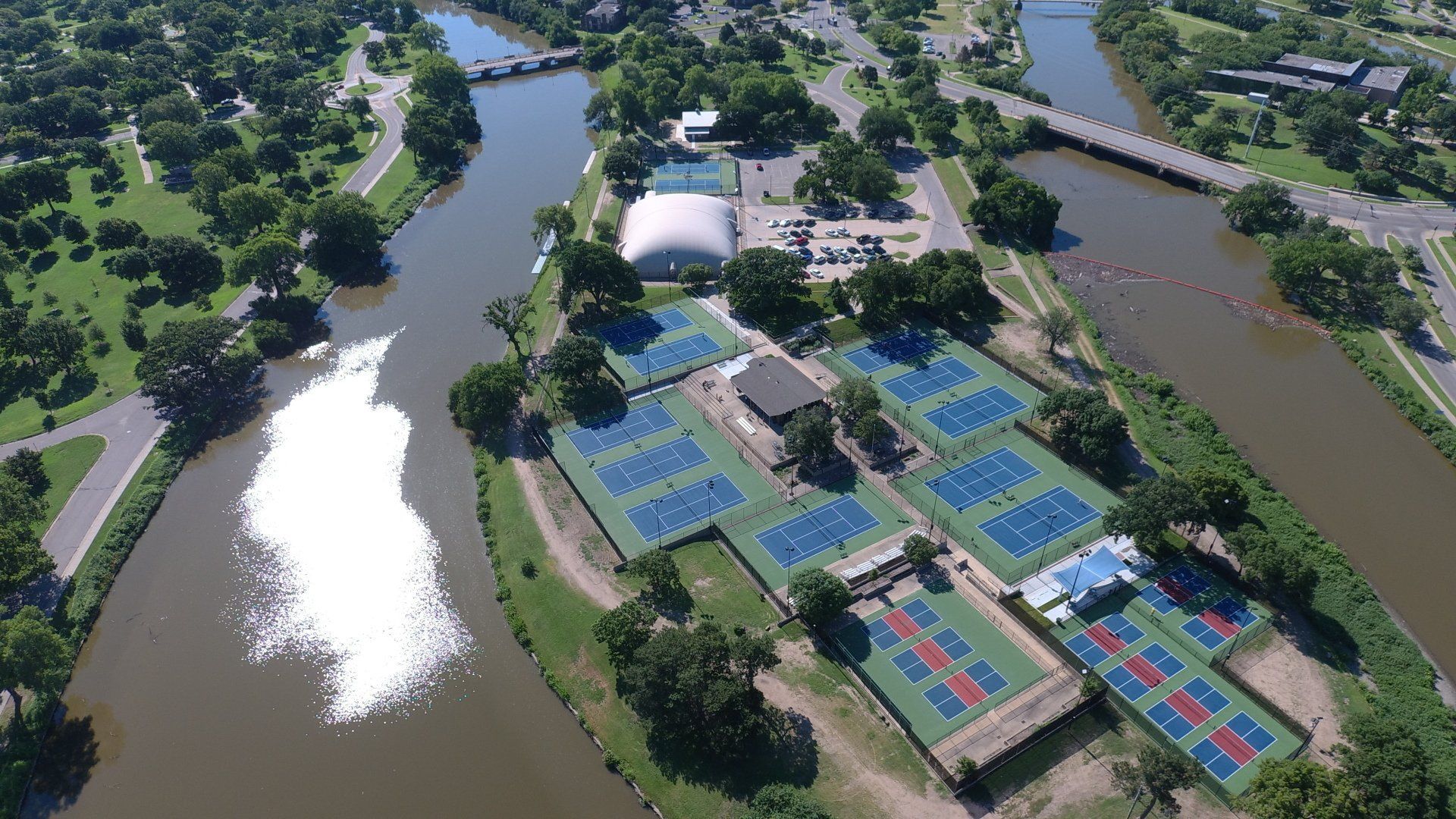 Tennis Center