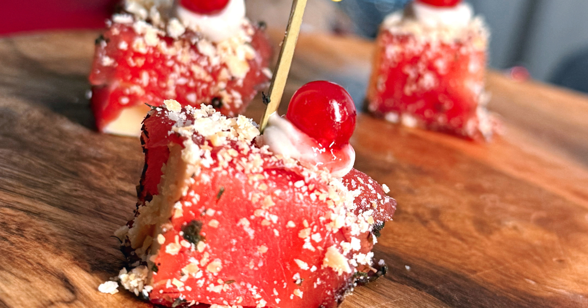 Þessir litlu munnbitar sameina mjúkt grafið naut, ostinn Tind með sinn djúpa karakter og létt truff